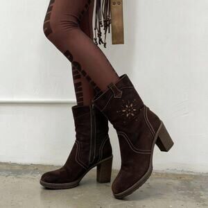 Vintage Brown Suede Boots Flower Details Indie Sleaze Boho Rock